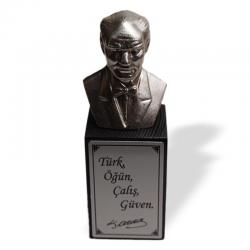 Ahşap Ayaklı Gümüş Beton Atatürk Büstü HK1601