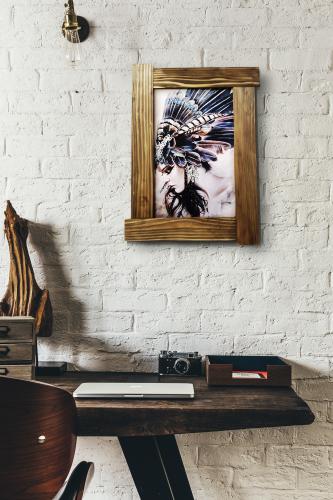 3D Tüy Şapkalı Kadın Ahşap Tablo - Halkkitabevi