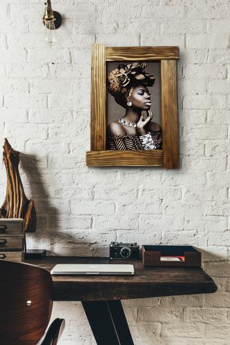 3D Şapkalı Siyahi Kadın Ahşap Tablo - Halkkitabevi