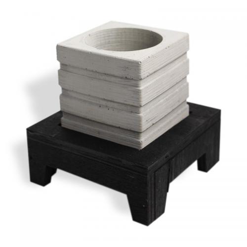 Ahşap Ayaklı 4 Katlı Kare Beton Saksı - Halkkitabevi