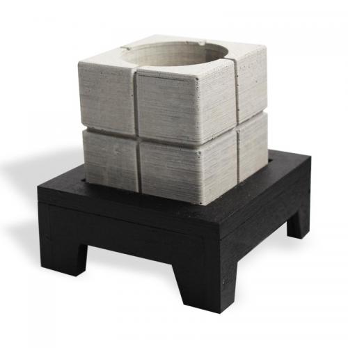 Ahşap Ayaklı Kare Artı Beton Saksı