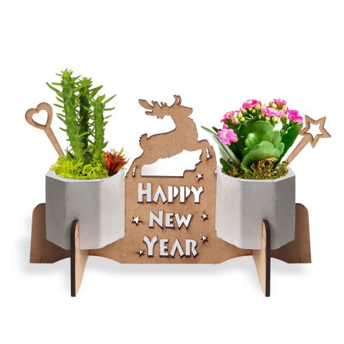 Beton Saksılı Geyik Desenli Happy New Year Ahşap Stand