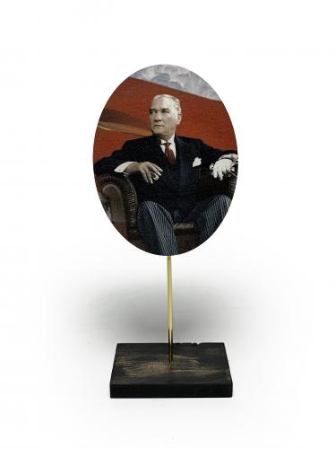Ayaklı Atatürk Tablo 6
