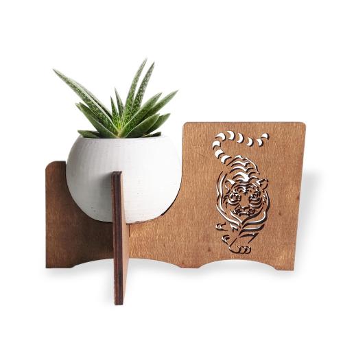 Kaplan Figürlü Beton Saksılı Ahşap Stand